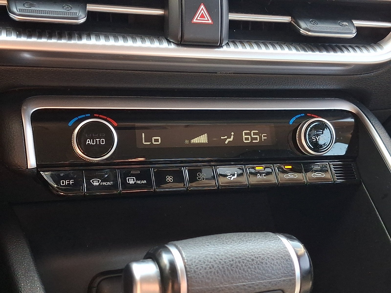 Used 2022 Everlasting Silver Kia LXS image 14