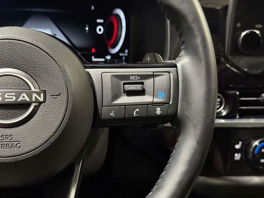 Certified Used 2024 Pearl White Tricoat Nissan Platinum image 16
