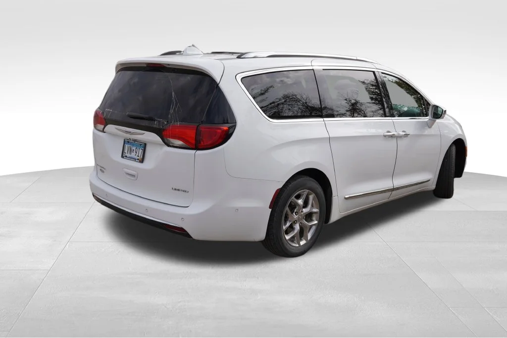 Certified Used 2018 White Chrysler Limited image 3
