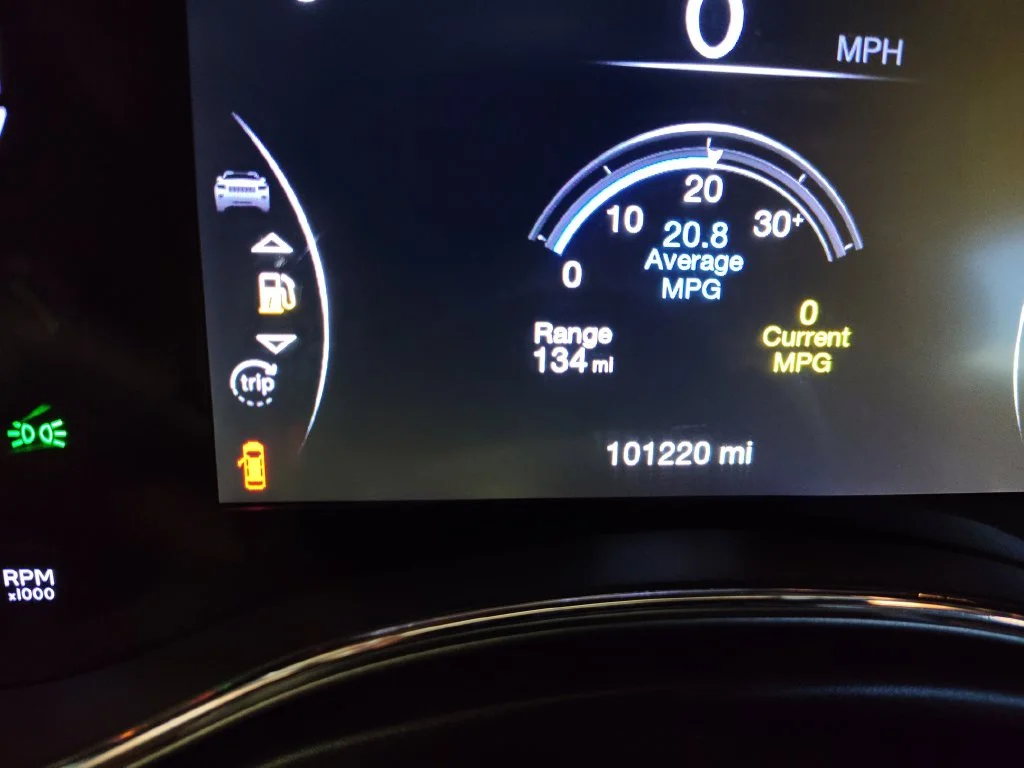 Used 2018 White Jeep Altitude image 22