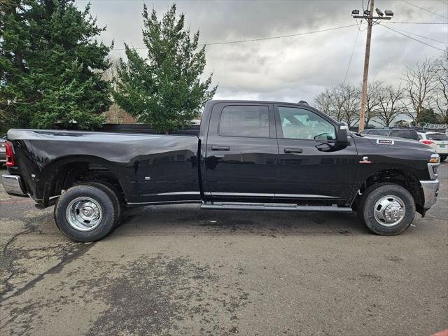 New 2026 Diamond Black Crystal Pearl-Coat Exterior Paint RAM TRADESMAN image 8