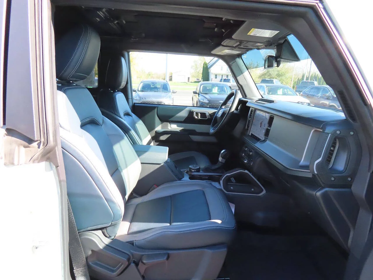 Used 2023 Cactus Gray Ford Outer Banks Advanced 4x4 2dr SUV image 9