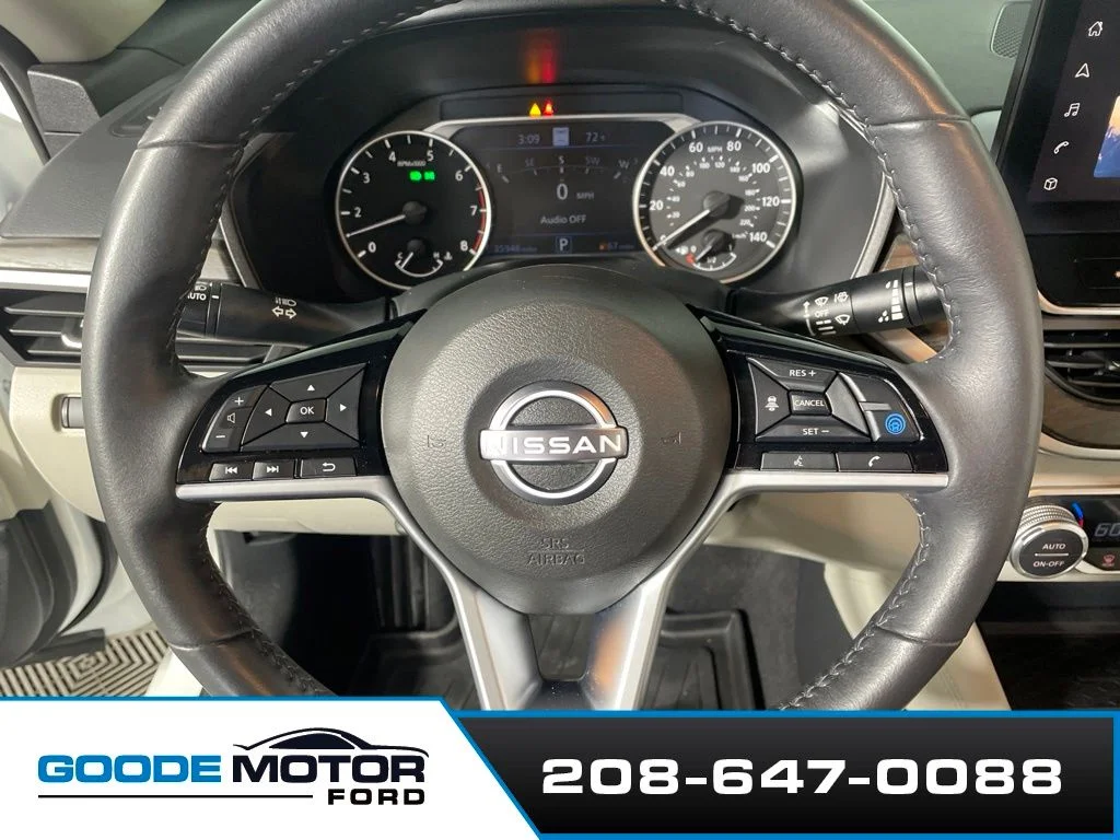 Used 2024 White Nissan 2.5 SL image 14