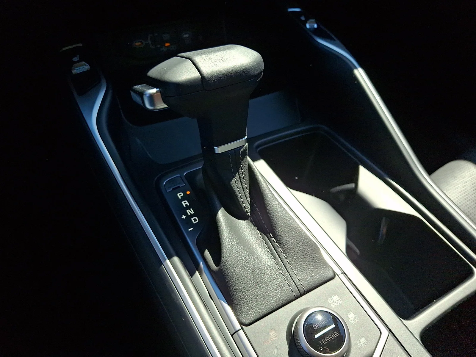 New 2026 White Kia S image 13