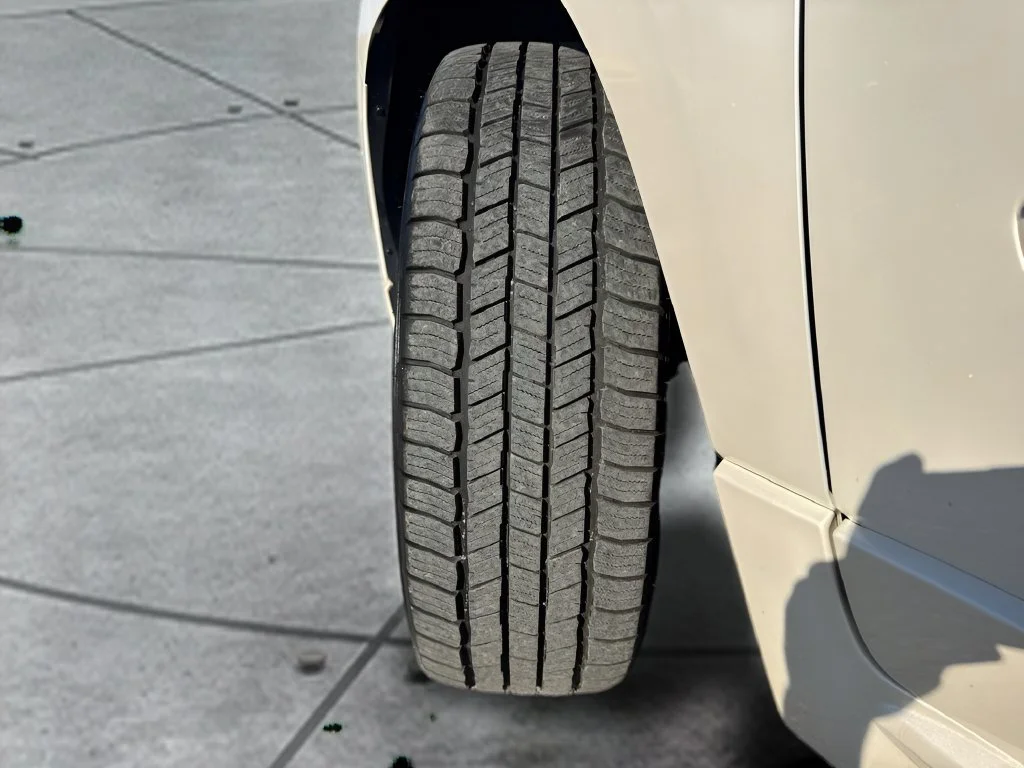 Used 2015 White GMC Denali image 37
