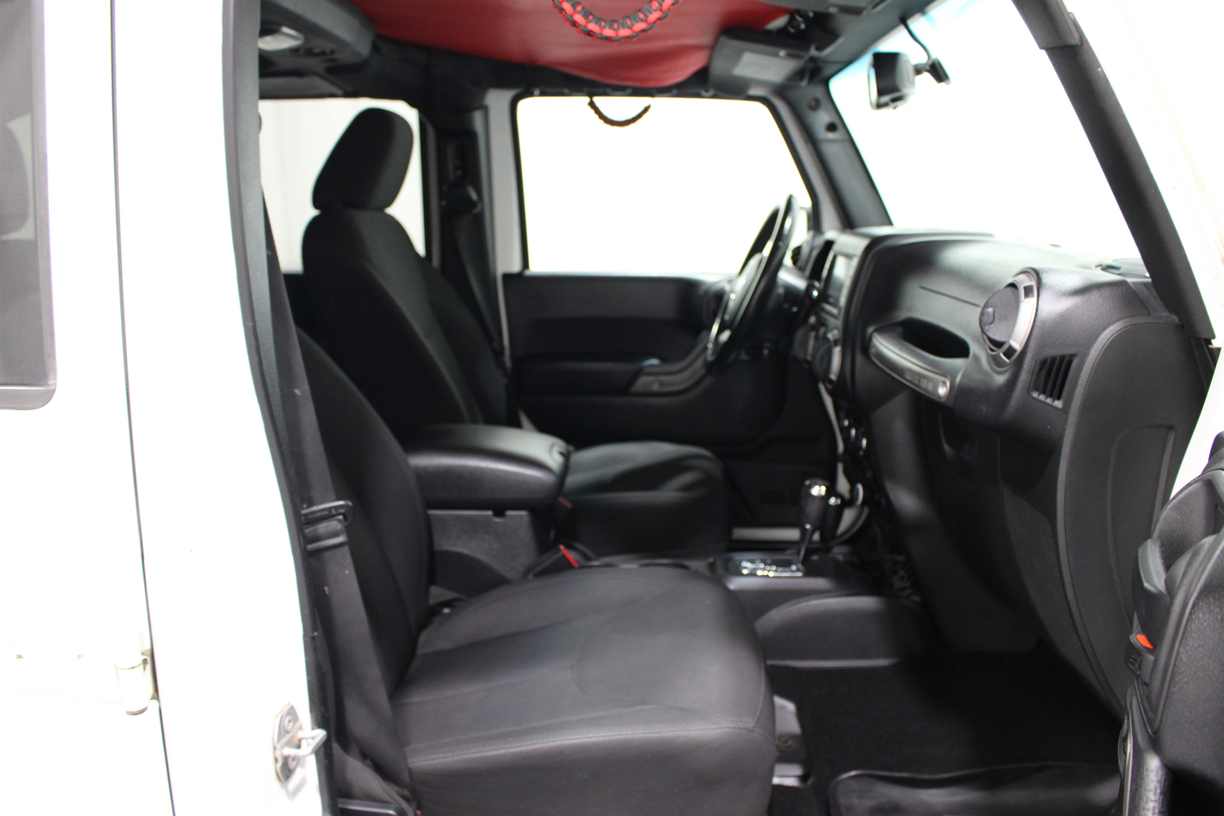 Used 2016 Bright White Clearcoat Jeep Sport image 20