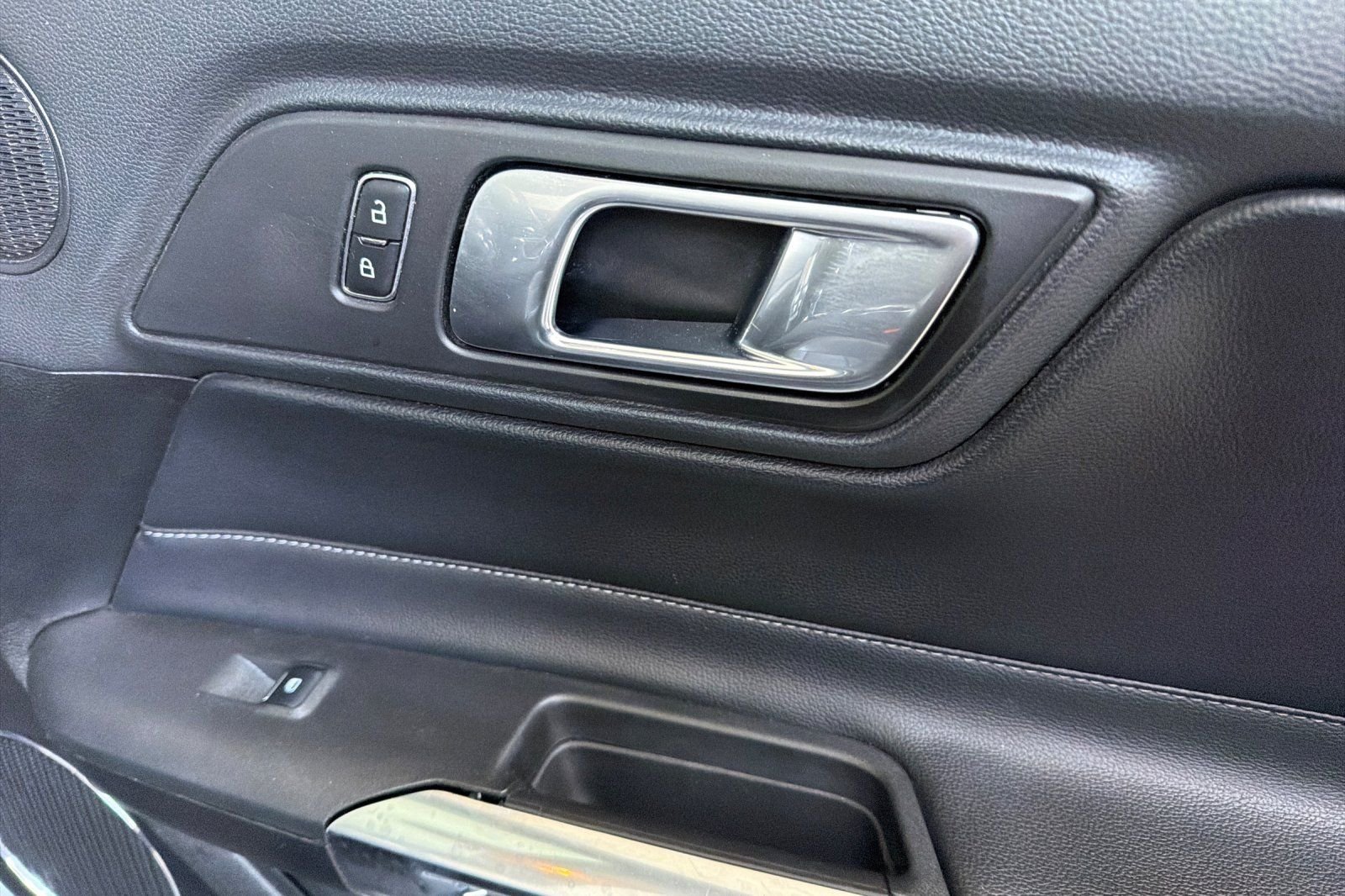 2023 Ford Mustang EcoBoost Premium - Photo 18