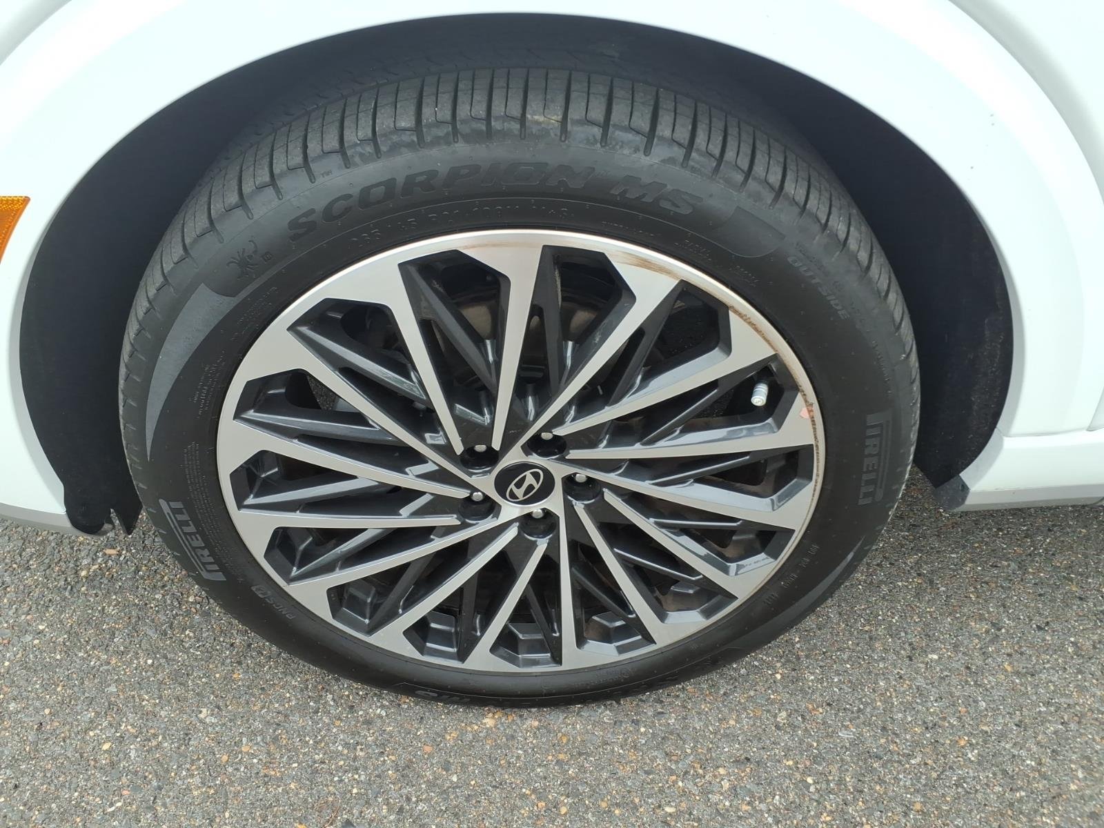 Used 2026 White Hyundai Calligraphy image 9