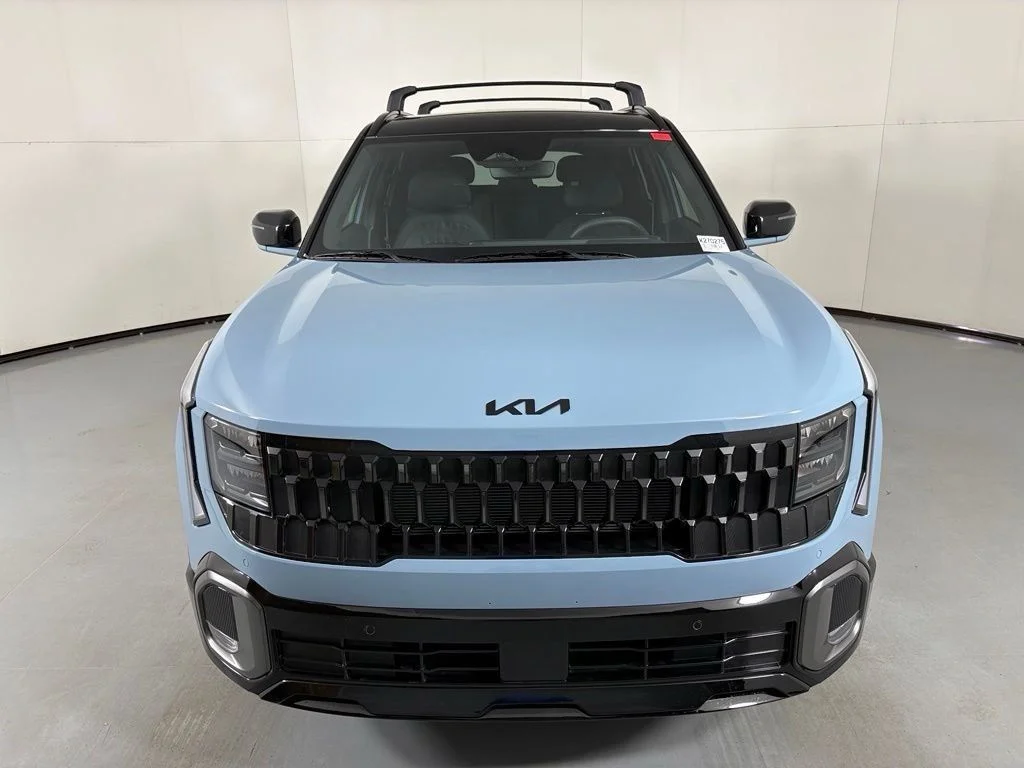 New 2027 Frost Blue / Black Roof Kia X-Line S image 3