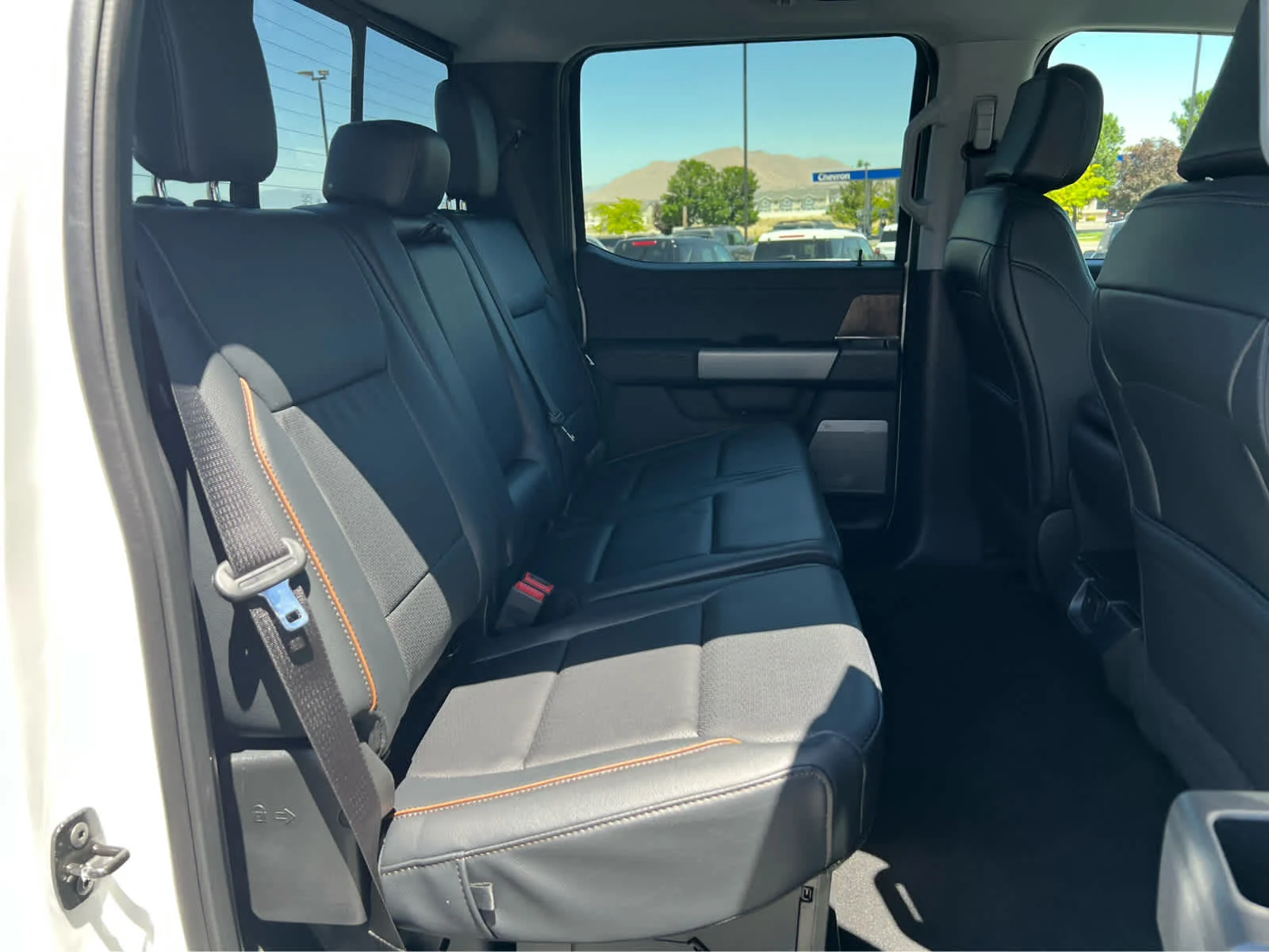 New 2026 Star White Metallic Tri-Coat Ford F-350® Lariat® image 25