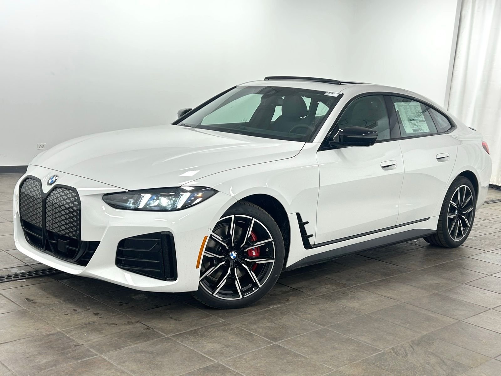 New 2026 Alpine White BMW xDrive40 image 1