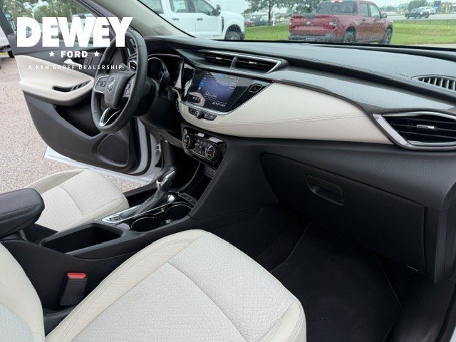 Used 2022 Summit White Buick Select image 34