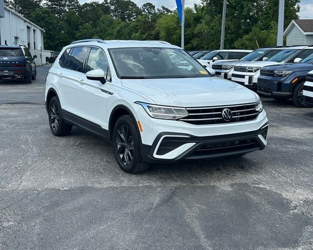 2024 Volkswagen Tiguan 2.0T SE's photo