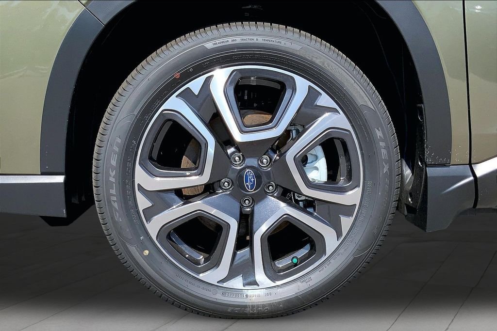New 2026 AUTUMN GREEN METALLIC Subaru Limited 7-Passenger image 13