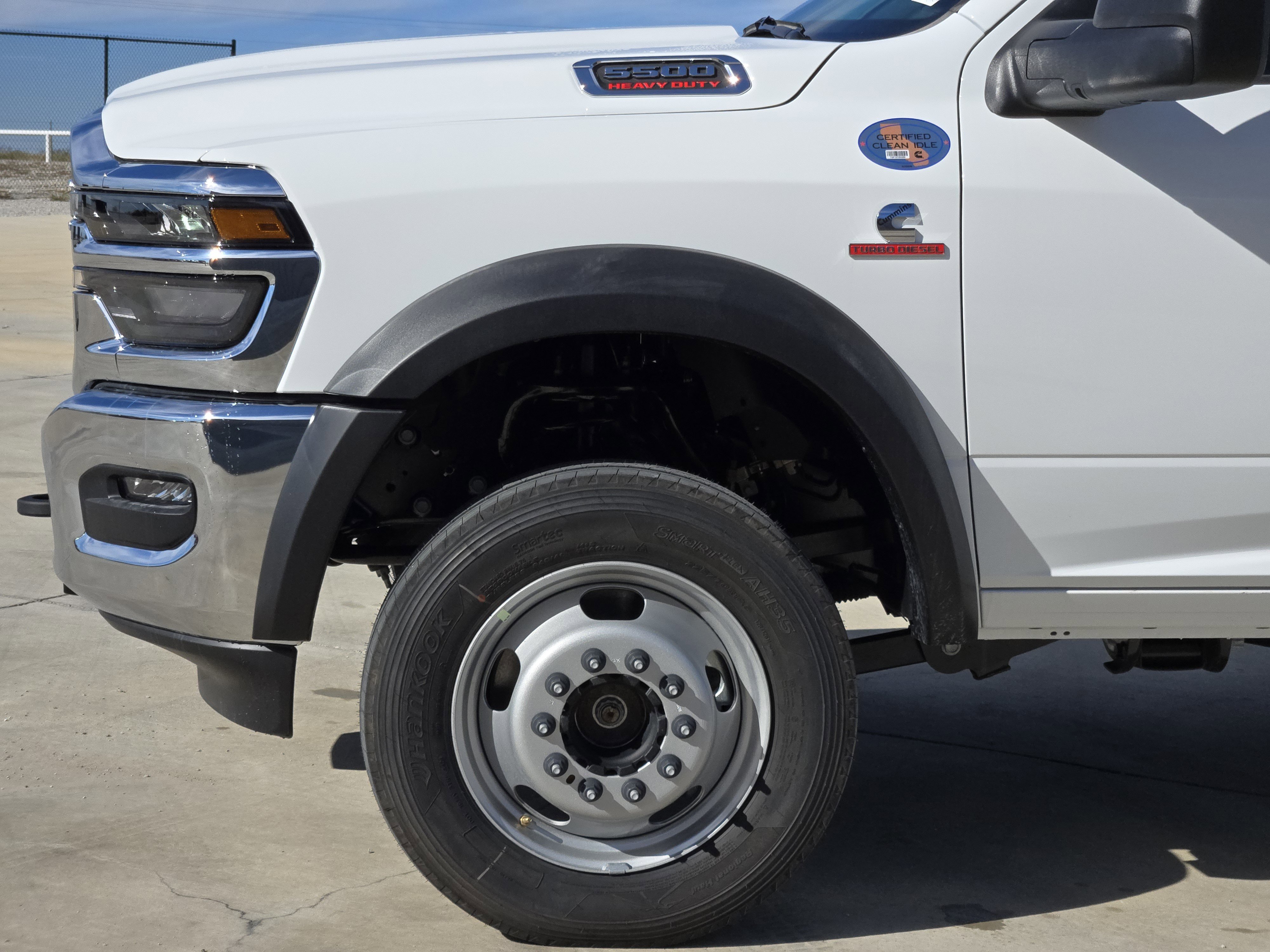 New 2026 Bright White Clear-Coat Exterior Paint RAM Tradesman image 6