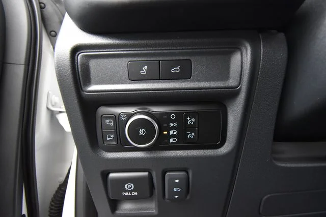Used 2024 White Ford Platinum image 26