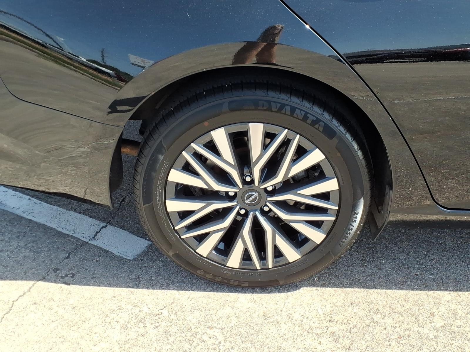 2024 Nissan Altima 2.5 SV Black at Robbins Nissan