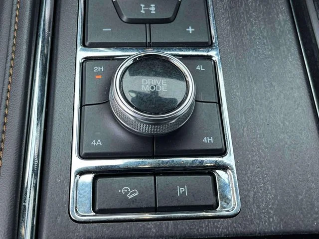 Used 2024 Black Metallic Ford Platinum image 36