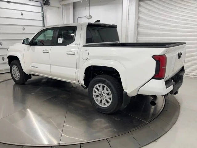 New 2026 Ice Cap Toyota SR5 image 2