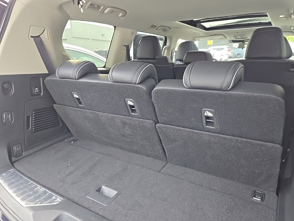 Used 2025 Blue INFINITI SENSORY image 8
