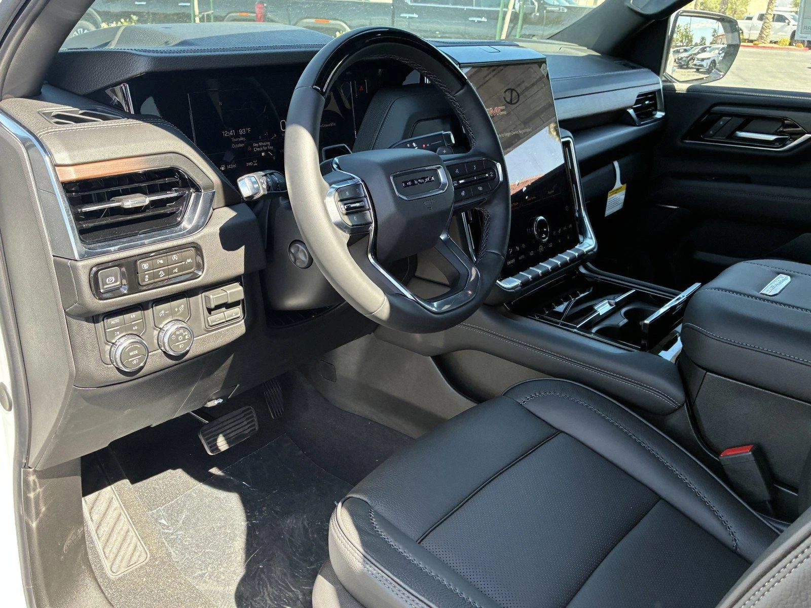 2026 GMC Yukon XL Denali - Photo 19