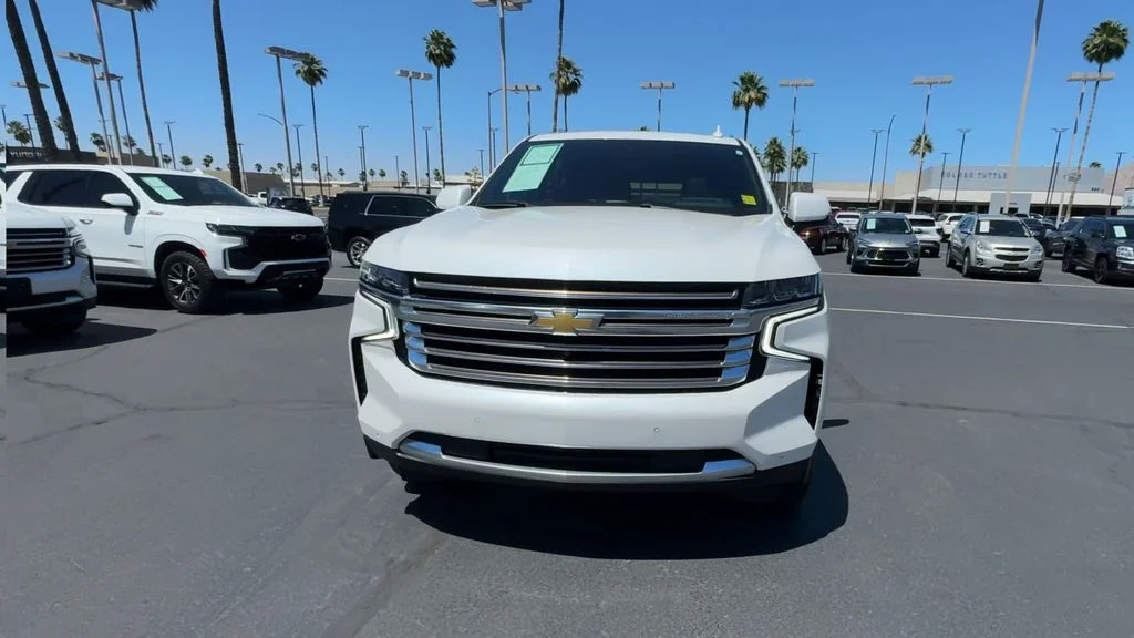 Used 2024 Beige Chevrolet High Country image 4