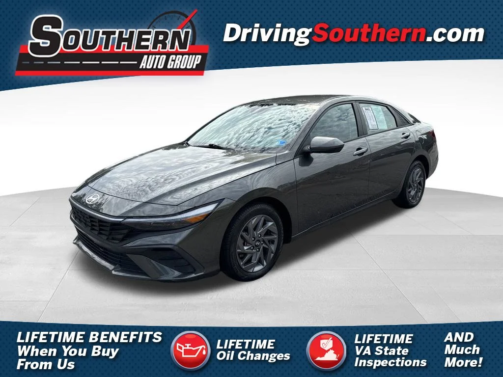 Used 2024 Gray Hyundai SEL image 1