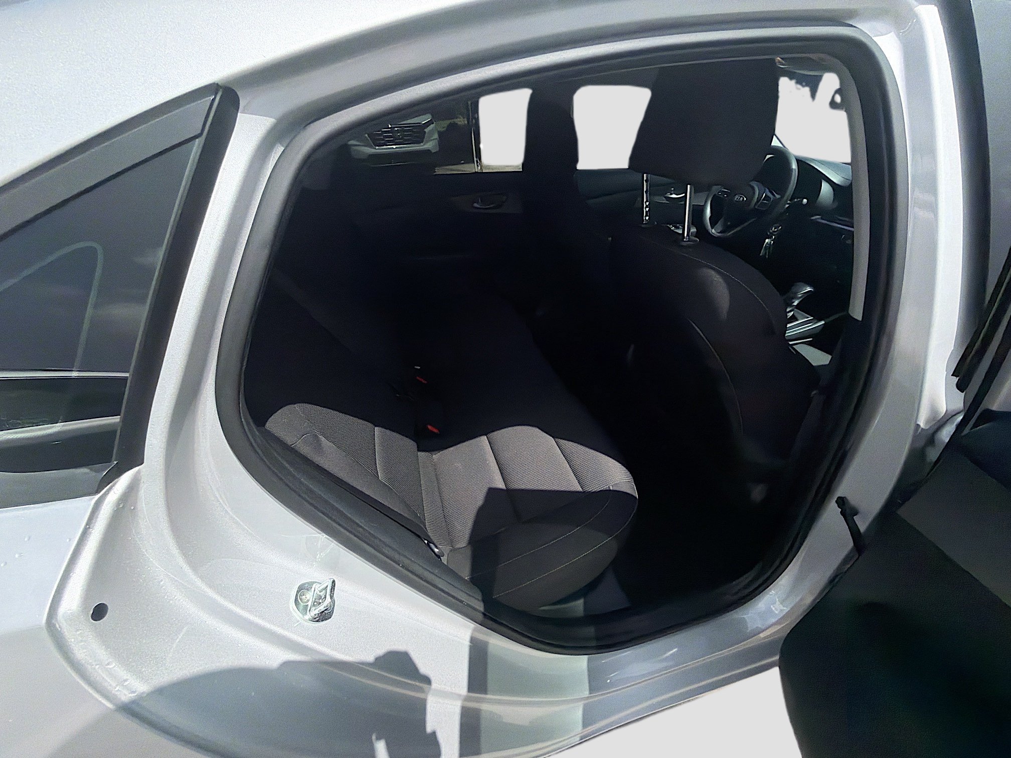 Used 2021 Silky Silver Kia LXS image 25