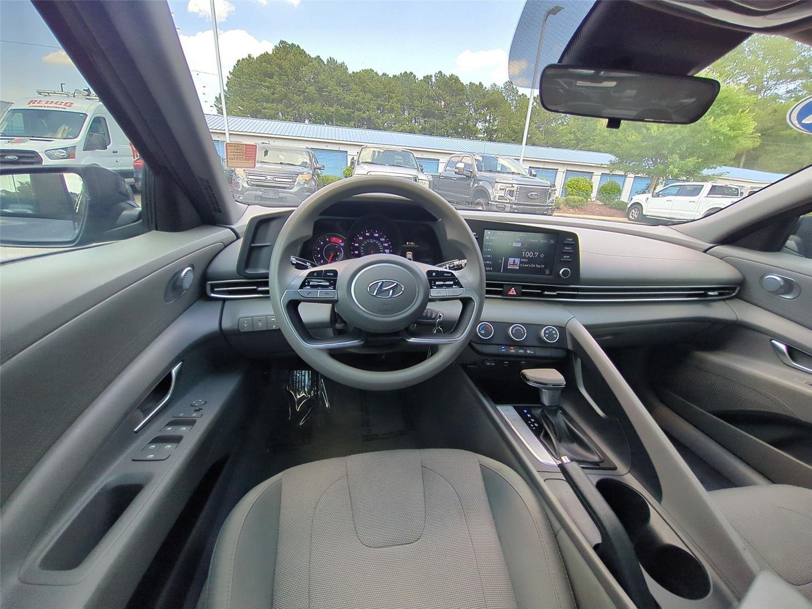 Used 2021 Fluid Metal Hyundai SE image 30