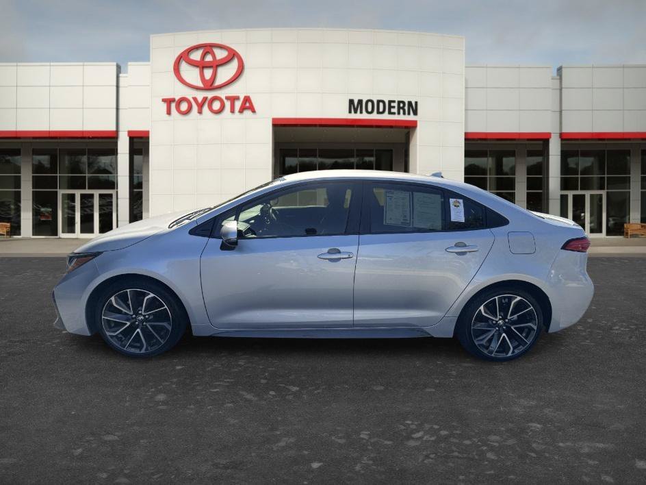 Used 2022 Classic Silver Metallic Toyota SE image 8