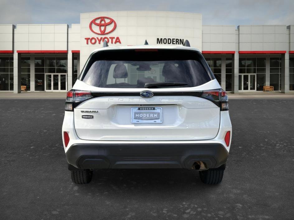 Used 2025 Crystal White Pearl Subaru Premium image 4
