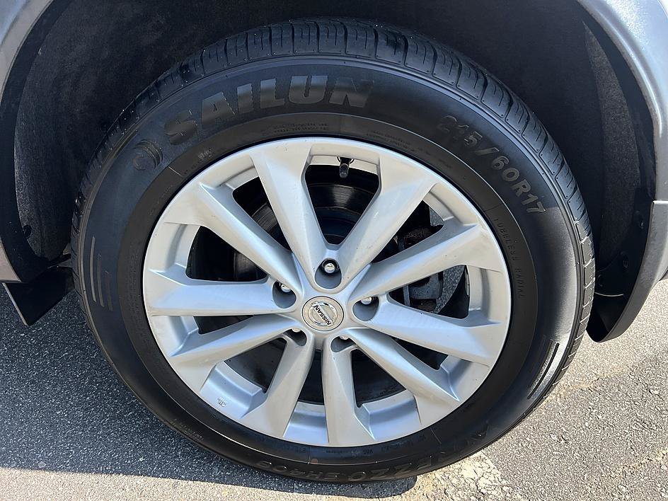 Used 2017 Glacier White Nissan S image 10