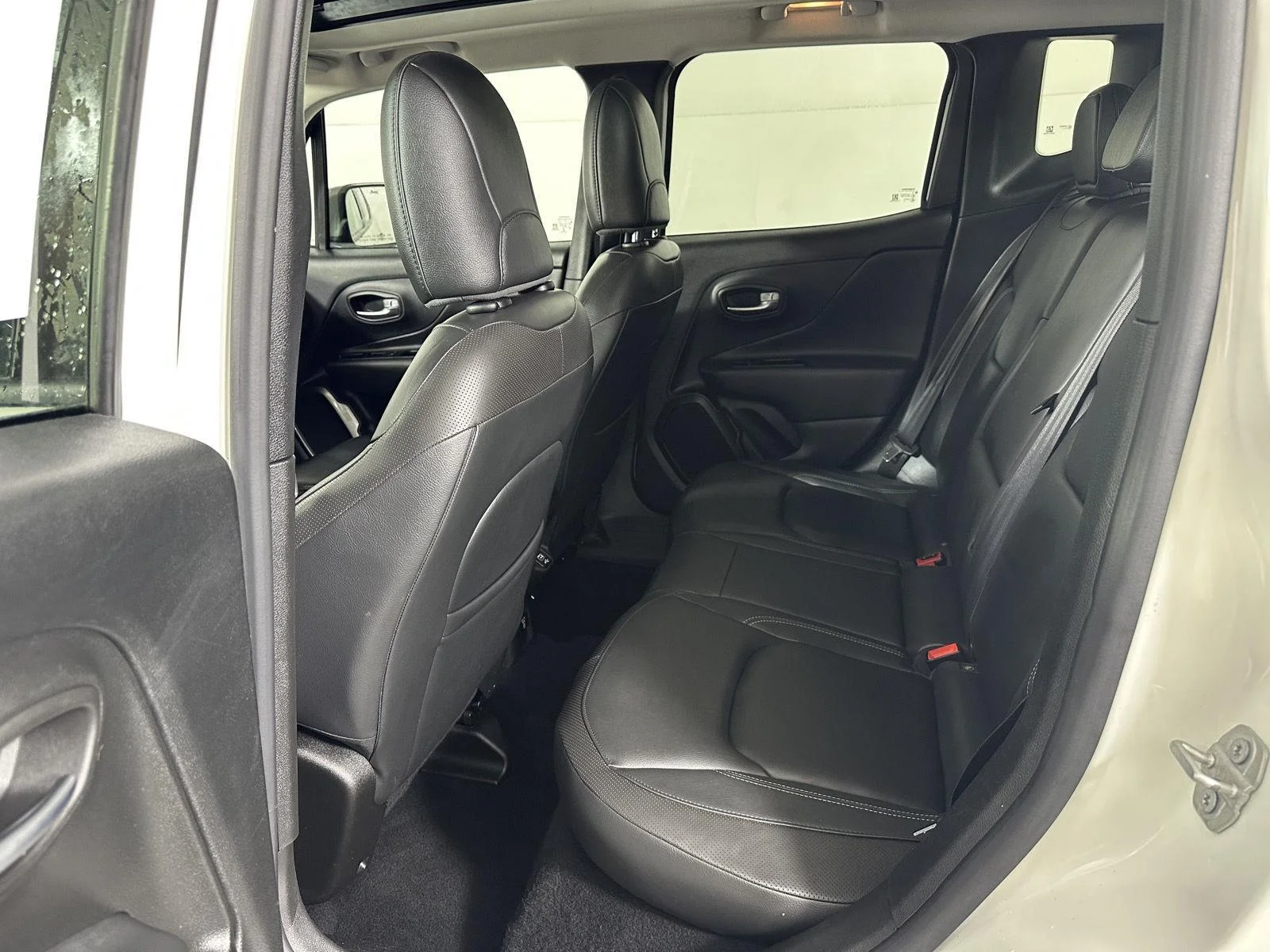 Used 2020 Alpine White Clearcoat Jeep Limited image 13