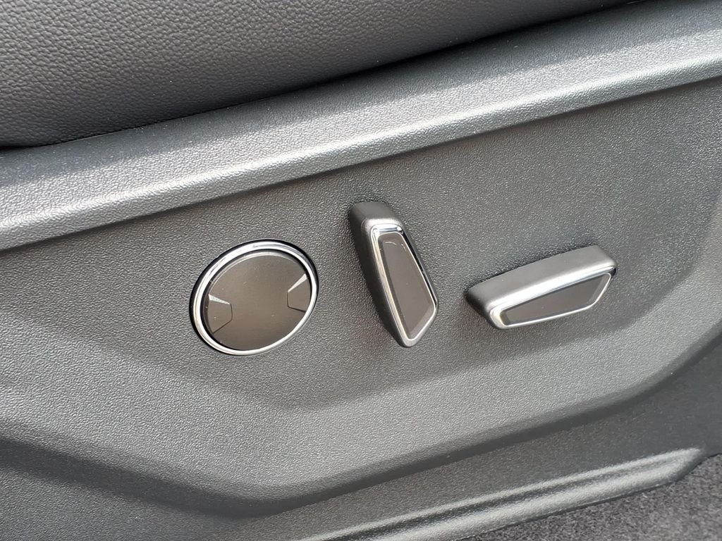 New 2026 Antimatter Blue Metallic Ford Lariat® image 15