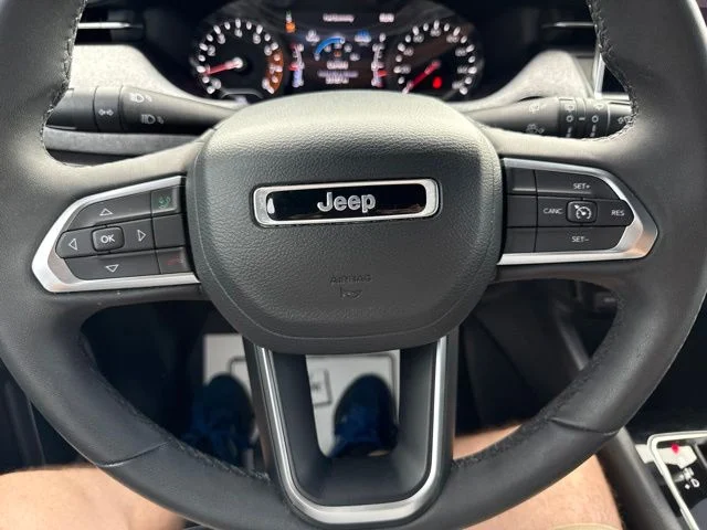 Used 2023 Black Jeep Latitude image 32