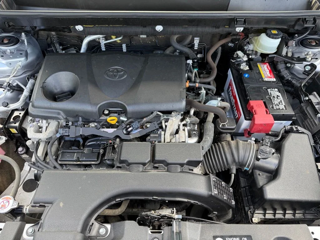 Used 2019 Silver Toyota LE image 10