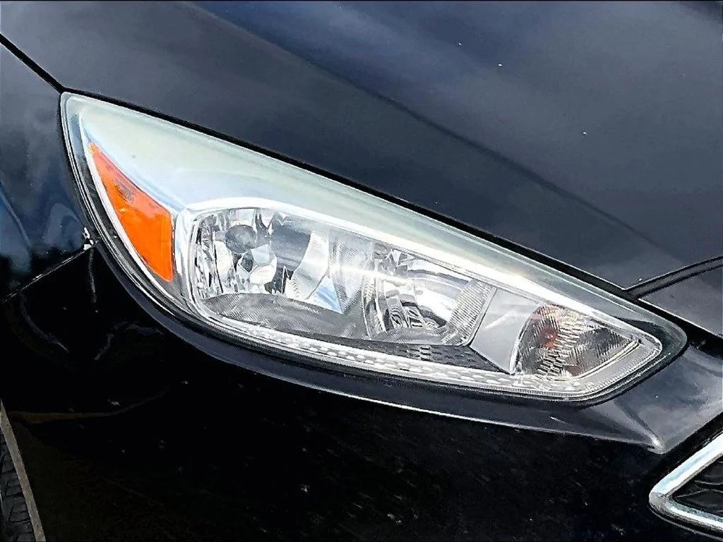 Used 2016 Black Ford SE image 34