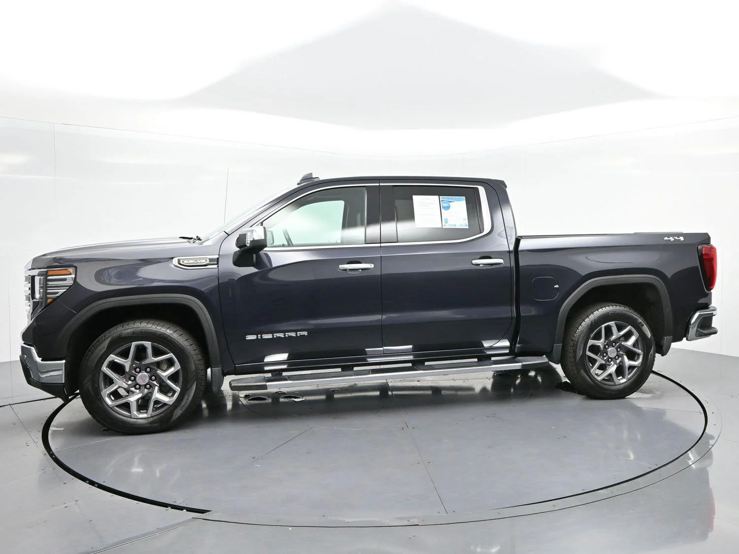 Used 2022 Titanium Rush Metallic GMC SLT image 4