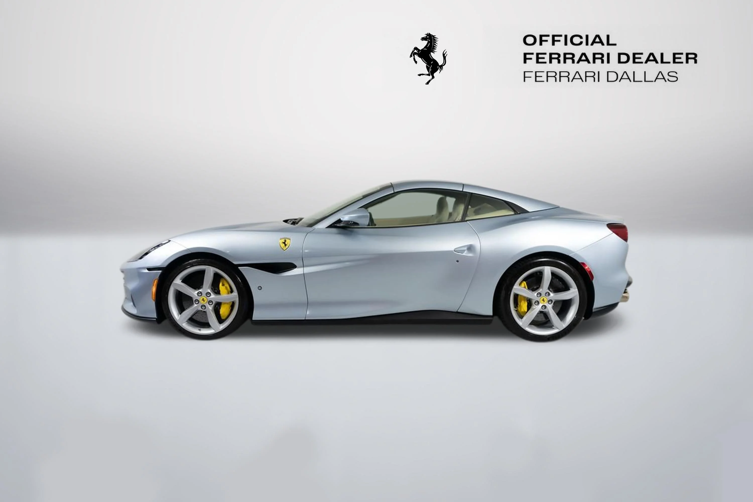 Used 2022 Grigio Alloy Ferrari Base image 11