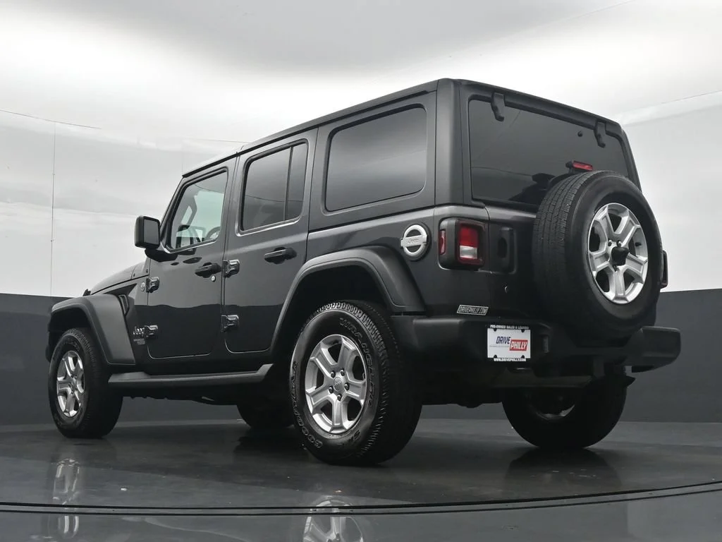 Used 2018 Gray Jeep Unlimited Sport S image 28