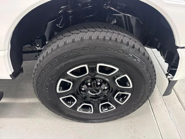 New 2026 Star White Metallic Tri-Coat Ford F-250® Platinum® image 22