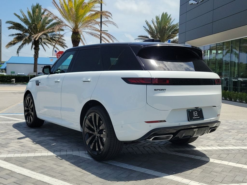 New 2026 Fuji White Land Rover Dynamic SE image 3