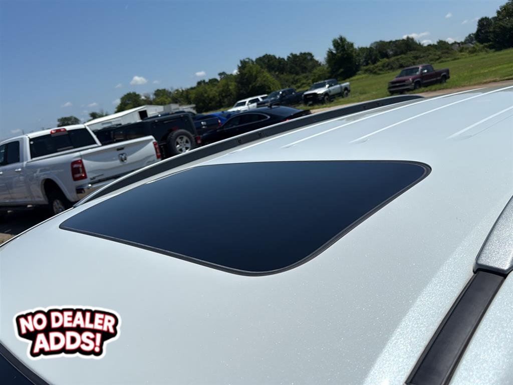 Used 2021 Platinum White Pearl Honda Touring w/Rear Captain