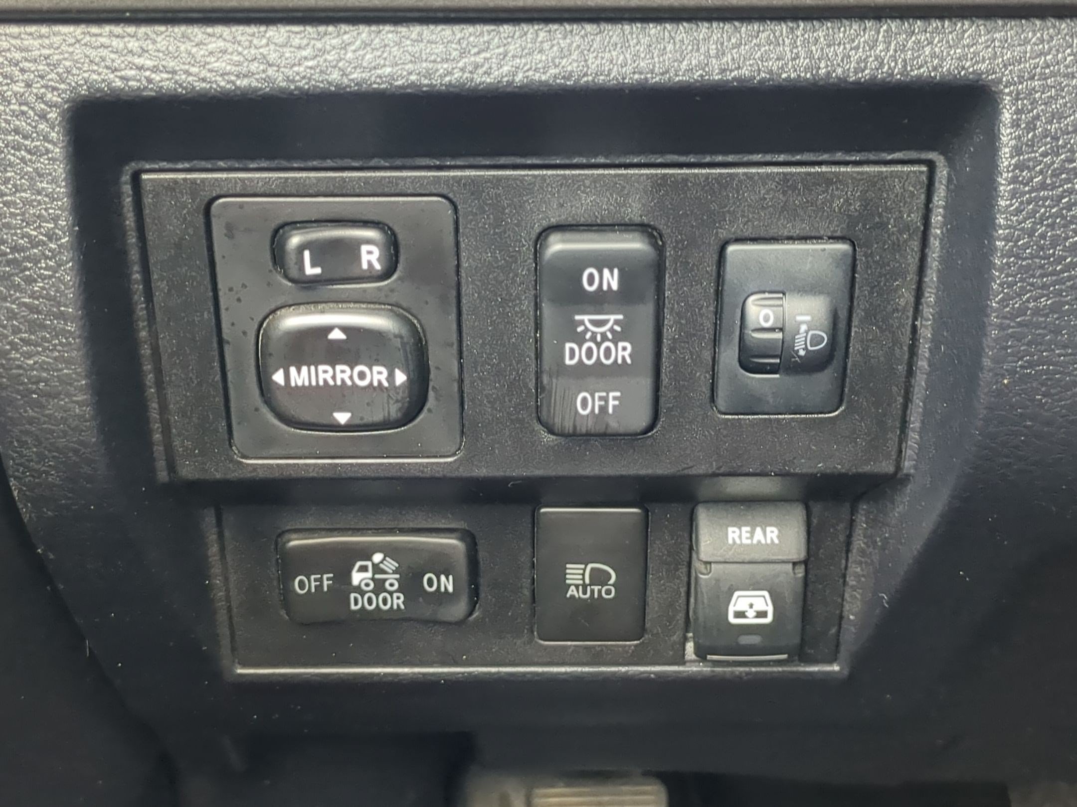 2018 Toyota Tundra SR5 - Photo 25