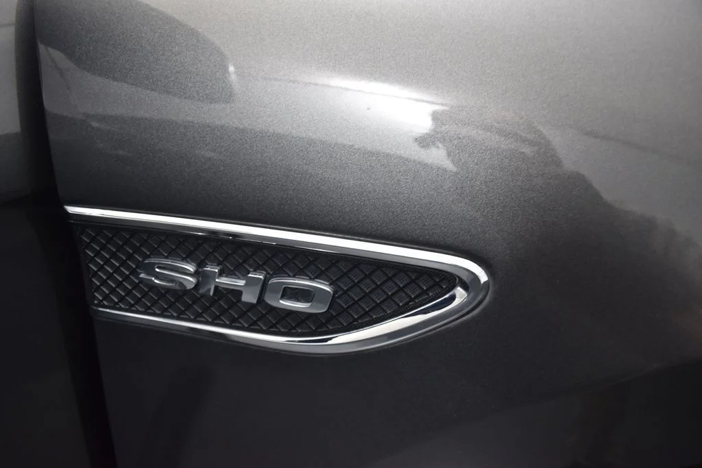 Used 2018 Gray Ford SHO image 28