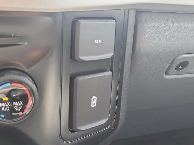 New 2027 Oxford White Ford XL 4WD CREW CAB image 24