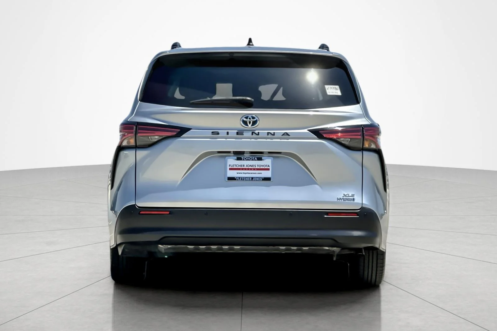 Used 2022 CELESTIAL SILVER MET Toyota XLE image 4