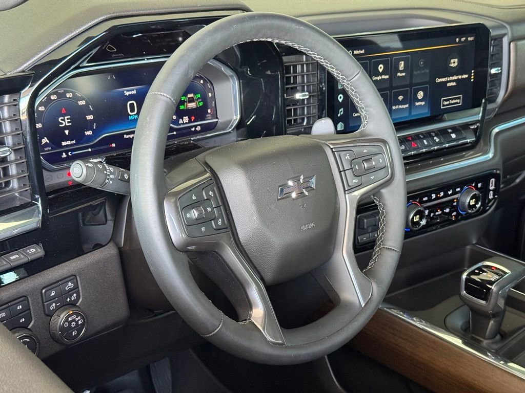Used 2025 Black Chevrolet High Country image 20