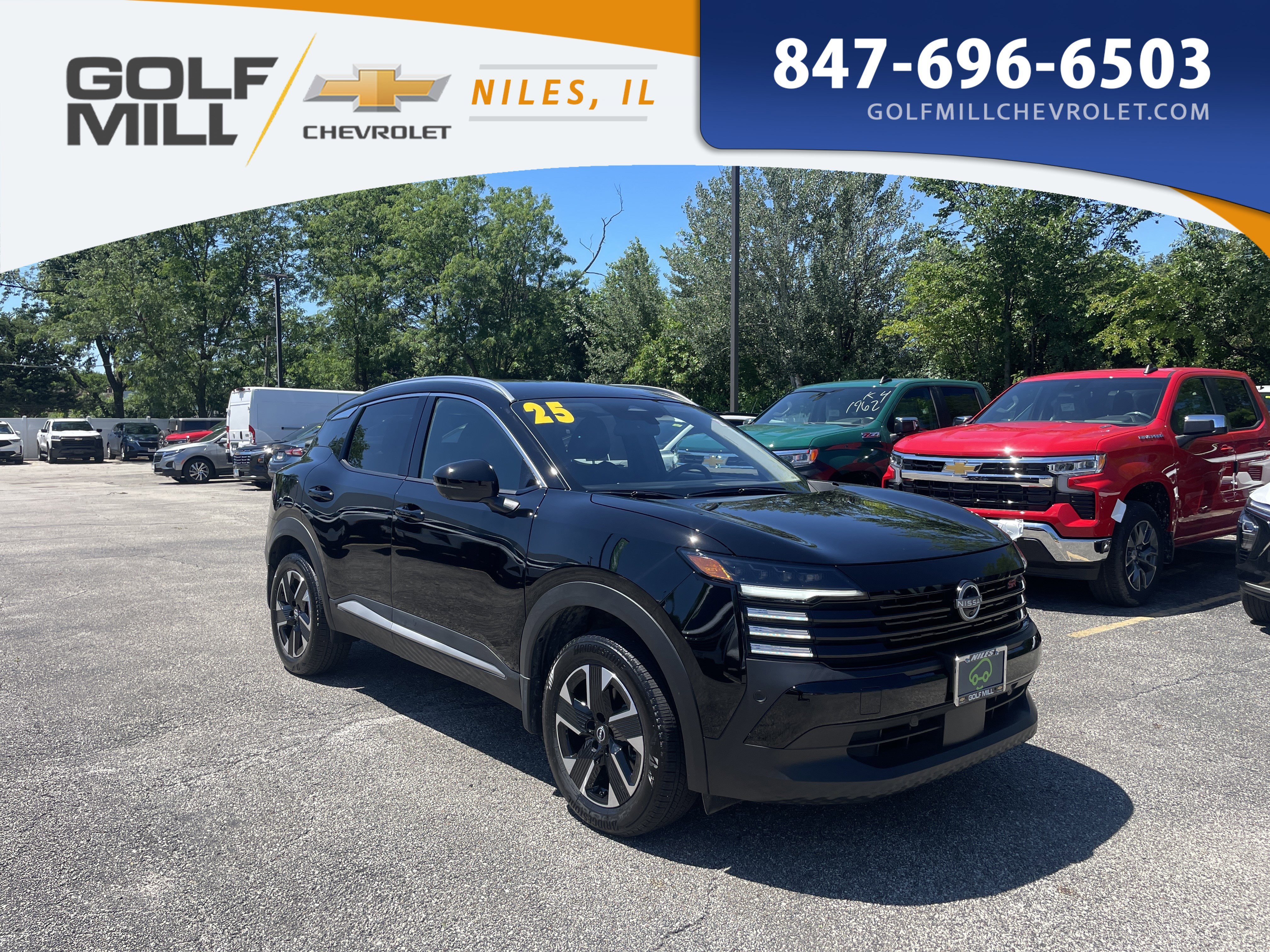 Used 2025 Super Black Nissan SR image 3