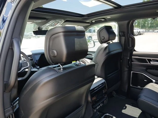 New 2026 High Gloss Black Exterior Paint Jeep Limited Altitude image 21